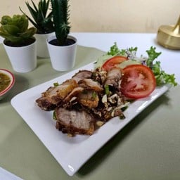 หมูกรอบ คั่วพริกเกลือ