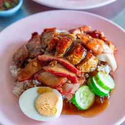 ข้าวหมูแดงหมูกรอบ