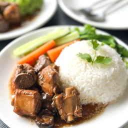 ข้าวหน้าซี่โครงตุ๋น