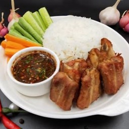 ข้าวหมา (ข้าวกระดูกหมูทอด)