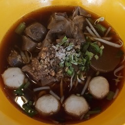 ร้านก๋วยเตี๋ยวหมูตุ๋น เนื้อตุ๋น ไก่ตุ๋น/อาหารตามสั่ง