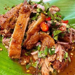 ไก่ย่างน้ำตกราดข้าว