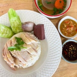 ก๋วยเตี๋ยวเรือ ป.ประทีปสาขาเจ็ดยอด