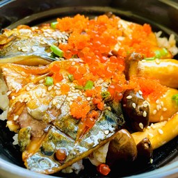 ข้าวปลาซาบะย่างซอสเทอริยากิ+ไข่กุ้ง+เห็ดย่างซอส