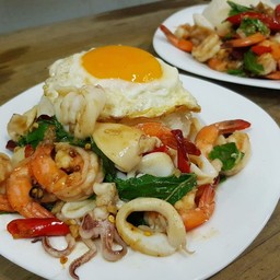 ข้าวกะเพราทะเล