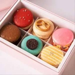 Souri Signature Macaron Box