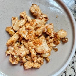 ไก่ผัดกระเทียม(กับข้าว)