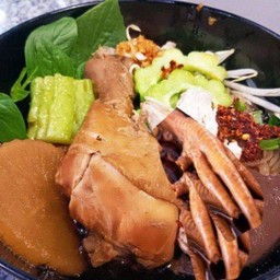 ก๋วยเตี๋ยวแห้งน่อง+ขา