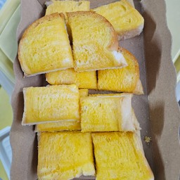 ขนมปังเนยน้ำตาล (2 แผ่น)