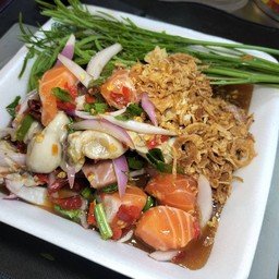 ยำตามสั่งลูกค้าเลือกเอง 2 อย่าง