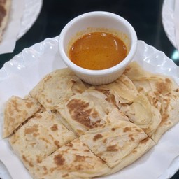 โรตีน้ำเเกง(โรตี2เเผ่น+เเกง)