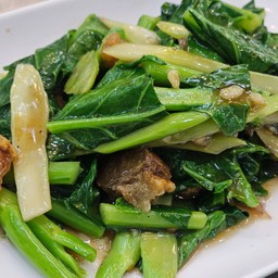 Stir Fried Kale With Crispy Pork