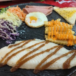 สเต็กปลาดอลลี่พิเศษ