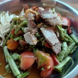 ตำถั่วหมูกรอบ