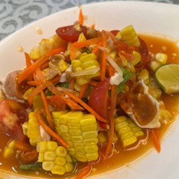 ตำข้าวโพดไข่เค็ม