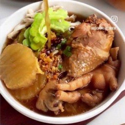 ก๋วยเตี๋ยวไก่ใส่ทุกอย่าง