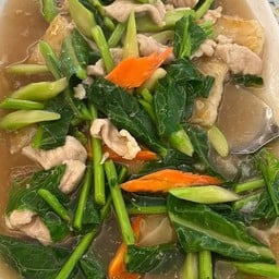 ราดหน้าหมู (เส้นใหญ่) ใหญ่