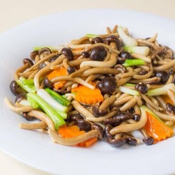 เห็ดโคนญี่ปุ่นผัดนำ้มันหอย