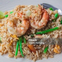 อาหารตามสั่ง คุณแม่ลูกสี่ ช่วยอุดหนุนแม่ค้า หน่อยจ้าา