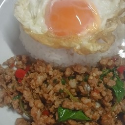 กระเพราหมูสับ