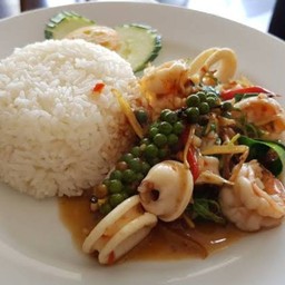 ผัดฉ่าทะเล