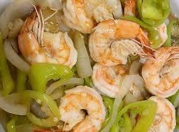 ข้าวผัดพริกหยวกรวมมิตร