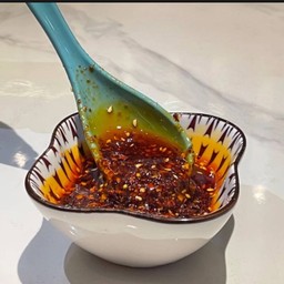 พริกน้ำมัน 秘製辣椒油