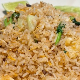 ข้าวผัดคะนัาปลาเค็ม