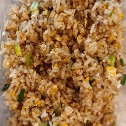 ข้าวผัดไข่ใส่ต้นหอม
