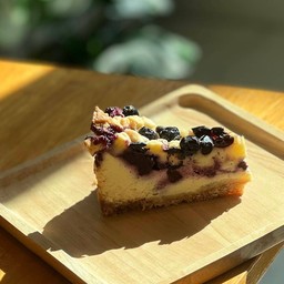 บลูเบอร์รี่ ครัมเบิ้ล ชีสเค้ก