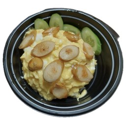 ข้าวไข่ข้นไส้กรอก