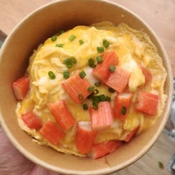 ข้าวไข่ข้นปูอัดหั่นชิ้น