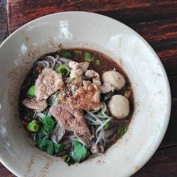 ก๋วยเตี๋ยวเรืออยุธยาเลิศรส
