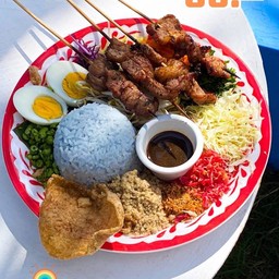 ข้าวยำเนื้อย่าง