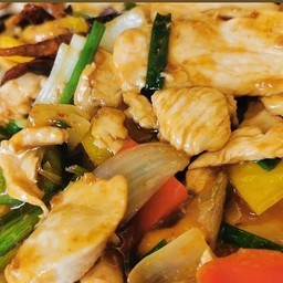 ไก่ผัดเม็ดมะม่วงหิมพานต์