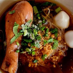 เกาเหลาไก่ตุ๋น + ลูกชิ้นปลา