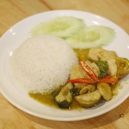 ข้าวราดแกงเขียวหวานทะเล