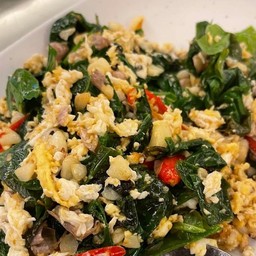 ใบเหลีียงผัดไข่
