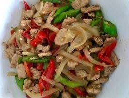 ข้าวผัดพริกสดรวมมิตร