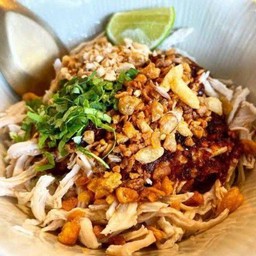 ก๋วยเตี๋ยวแห้งไก่ฉีก