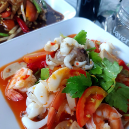 ยำทะเลรวม