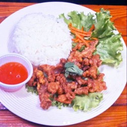 ข้าวหมูทอด ( หมูชุบแป้งทอดงา)