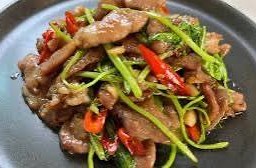 ข้าวราดผัดคื่นช่ายหมู