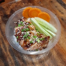 ข้าวหน้าไก่ย่างซอสเทอริยากิ