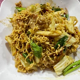 เส้นผัดขี้เมา