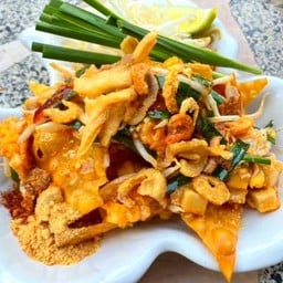 เกีี๊ยวกรอบผัดไทไข่การันตี ความอาย่อย