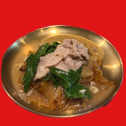 ราดหน้ายอดคะน้า