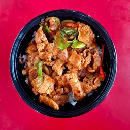 ผัดพริกแกงราดข้าว