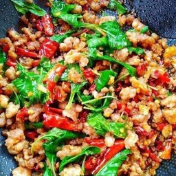 กระเพราหมูสับ