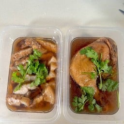 ไก่ต้มน้ำปลา+สามชั้นตุ่นน้ำปลา (กับข้าว)